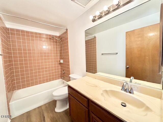 Detail Gallery Image 10 of 34 For 316 Ocean Dr, Oxnard,  CA 93035 - 4 Beds | 2/1 Baths