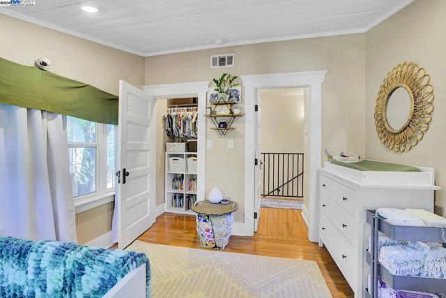 1215 Castro St, Martinez CA: https://media.crmls.org/mediaz/a42cf25b-c63e-4193-88eb-e4a28a225e36.jpg