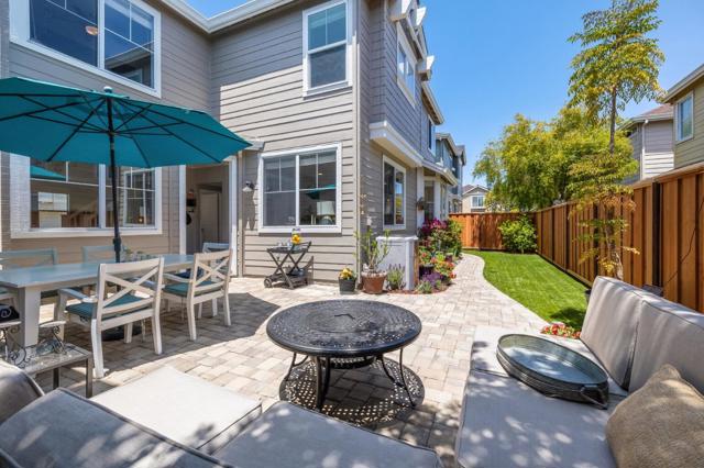 410 Krystallos Lane, Redwood City CA: https://media.crmls.org/mediaz/a42d44a8-4d62-4064-aaf0-444315526e90.jpg