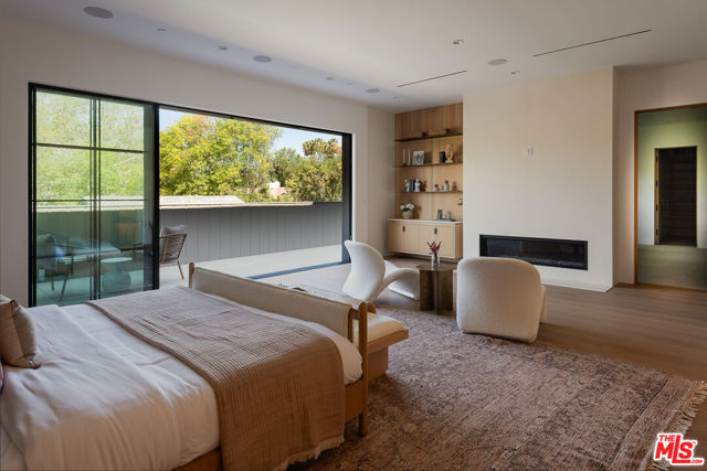 23615 Long Valley Road, Hidden Hills CA: https://media.crmls.org/mediaz/a42e5cb1-fcc9-4777-9ac8-4abd99868df2.jpg