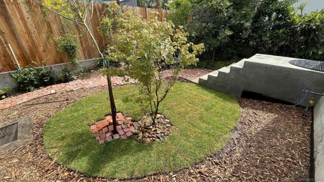 366 Palm Ave, Chula Vista CA: https://media.crmls.org/mediaz/a42e65ad-ac4a-4346-b83e-b4ecc97f5527.jpg