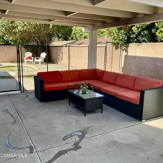 2455 Castlemont Court, Simi Valley CA: https://media.crmls.org/mediaz/a42f0950-e166-4056-9e10-5890221ac425.jpg
