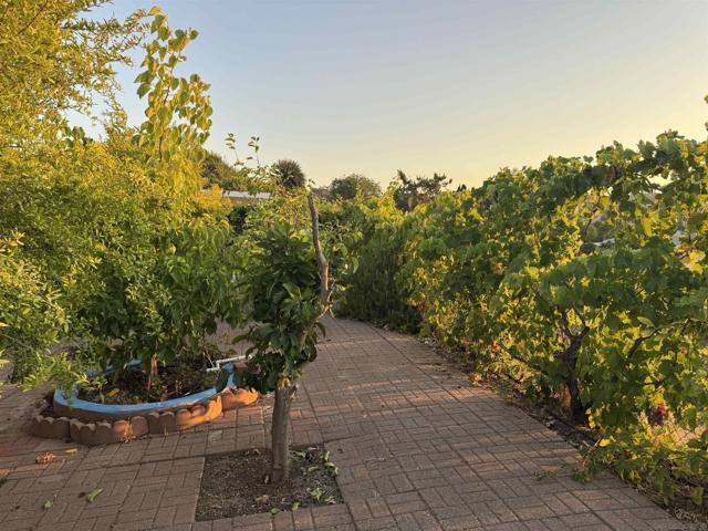 16846 Dominican, San Diego CA: https://media.crmls.org/mediaz/a42f7e70-f01c-48c1-a57a-b0212fdbf701.jpg