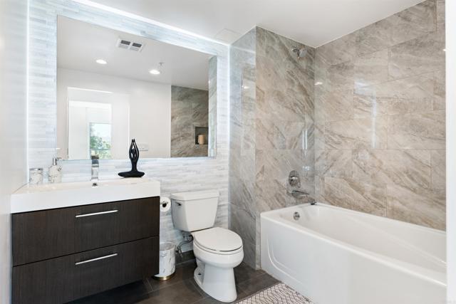 Detail Gallery Image 47 of 56 For 510 1st Ave #402,  San Diego,  CA 92101 - 4 Beds | 4 Baths