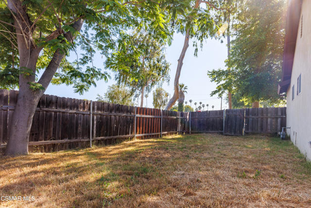 2137 Cutler Street, Simi Valley CA: https://media.crmls.org/mediaz/a42fbb95-cefb-4559-a0e4-c515182b7c91.jpg