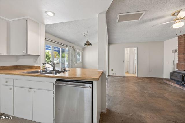 Detail Gallery Image 13 of 38 For 2110 Rhonda St, Oxnard,  CA 93036 - 3 Beds | 2/1 Baths