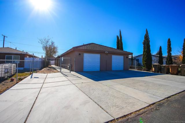 16475 Vine St, Hesperia, California 92345, ,Multi-Family,For Sale,Vine St,240025582SD