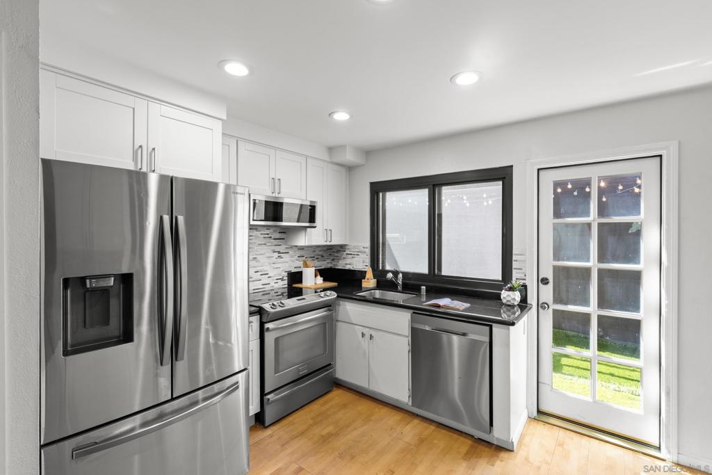 3938 Voltaire St - photo 9