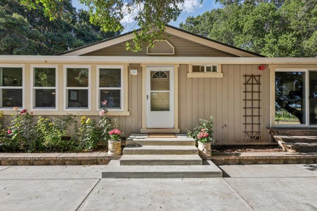 2995 Day Road, Gilroy CA: https://media.crmls.org/mediaz/a432a1cc-bd69-4d81-8a35-320530e6519c.jpg