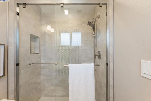 Image 31 of 43 For 41674 Mahoney St