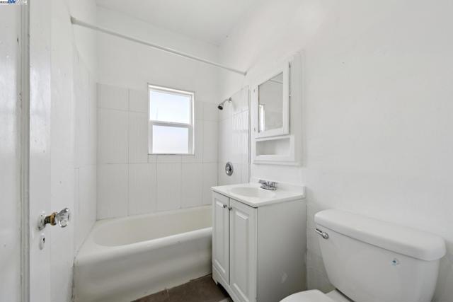 1360 Berkeley Way, Berkeley CA: https://media.crmls.org/mediaz/a4332bd0-c701-419d-a581-5ab54e6cc5d3.jpg