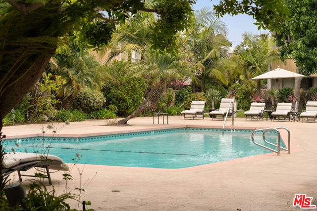 13245 Fiji Way, Marina del Rey CA: https://media.crmls.org/mediaz/a433614e-8eb4-4c92-bd24-f06b9813e961.jpg