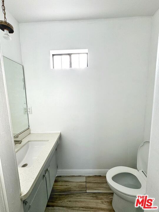 https://media.crmls.org/mediaz/a4338a8b-ea9e-4867-91b0-558c2cc4e1b3.jpg?preset=X-Large