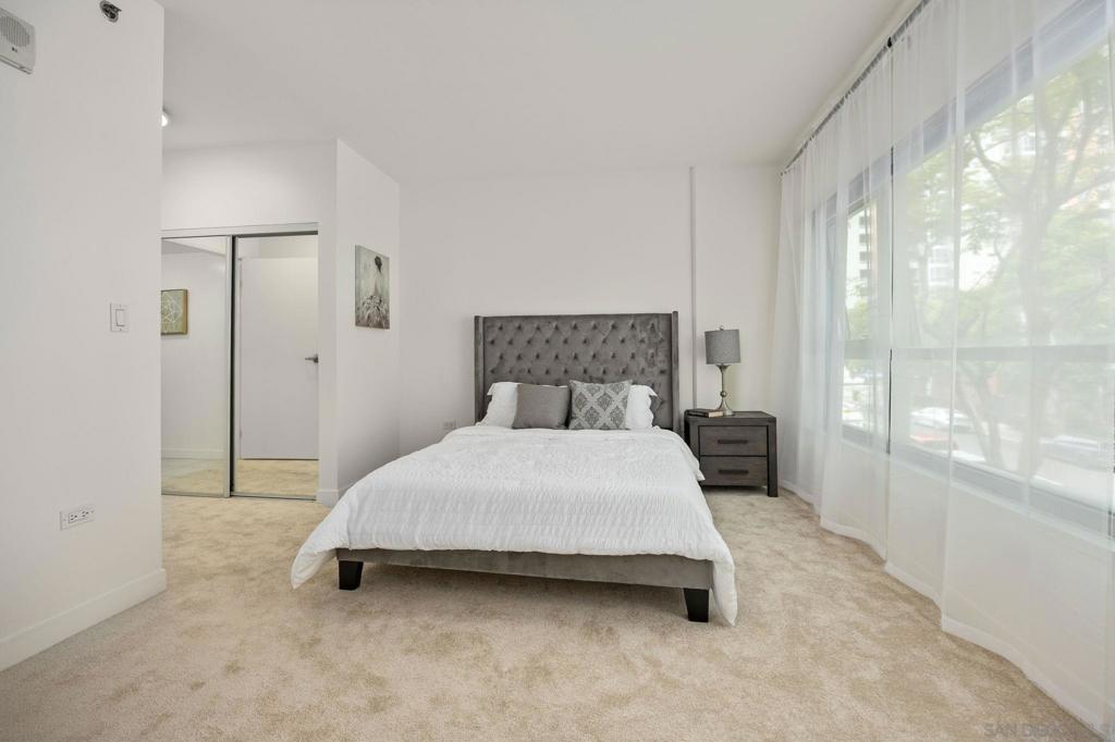 425 W Beech Street - photo 13