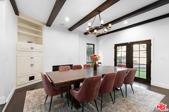1110 N Beverly Glen Boulevard, Los Angeles CA: https://media.crmls.org/mediaz/a434824a-ba08-4ad4-97ee-33adf5d4a3e8.jpg