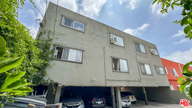 1241 N Fairfax Avenue, West Hollywood CA: https://media.crmls.org/mediaz/a434b4d5-e566-4919-9648-01cc26016f2c.jpg