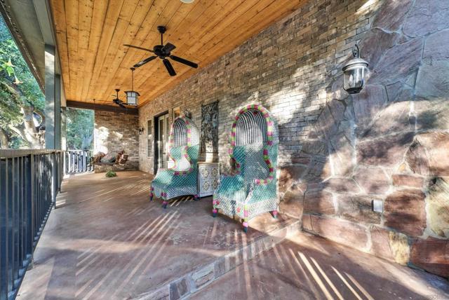 45455 Lorenz Ln, Temecula CA: https://media.crmls.org/mediaz/a4350a9a-5b47-40f8-80bb-2cf872e3417f.jpg