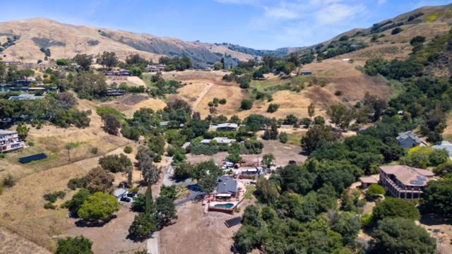15946 Camino Vista Way, San Jose CA: https://media.crmls.org/mediaz/a4353b19-f2f2-4735-9f6f-48adaa7eedf5.jpg