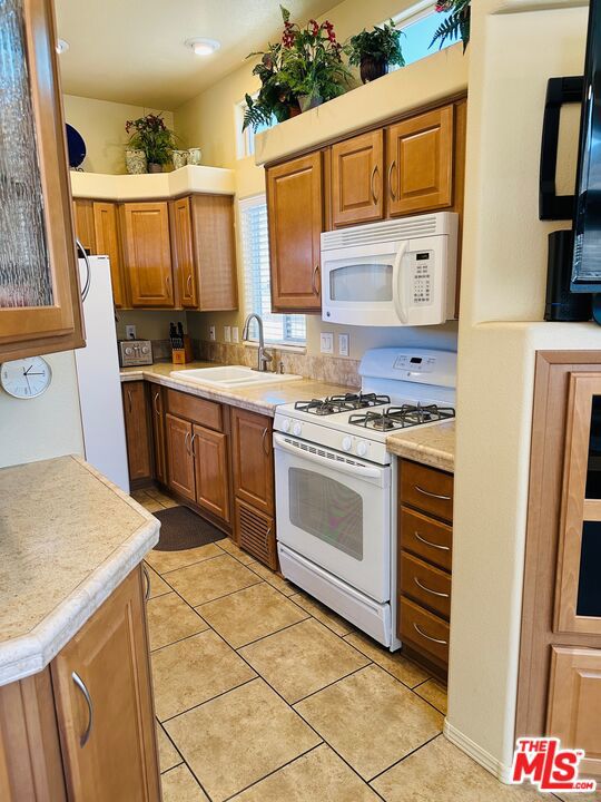 Image 11 of 25 For 69333 Palm Canyon Drive 66