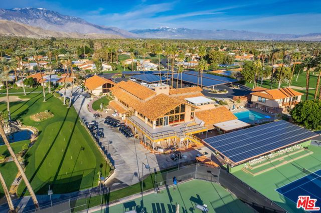 60 La Ronda Drive, Rancho Mirage CA: https://media.crmls.org/mediaz/a435ddb7-cdb8-4e7b-bd4a-fd6efcea38aa.jpg