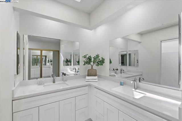 32948 Soquel St, Union City CA: https://media.crmls.org/mediaz/a4362435-5d42-4e07-985f-a51e0109d793.jpg