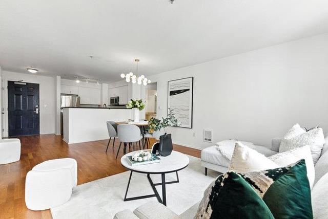 8200 Oceanview Terrace, San Francisco CA: https://media.crmls.org/mediaz/a43659f8-c800-466f-90d0-fe19d7b2f2f2.jpg