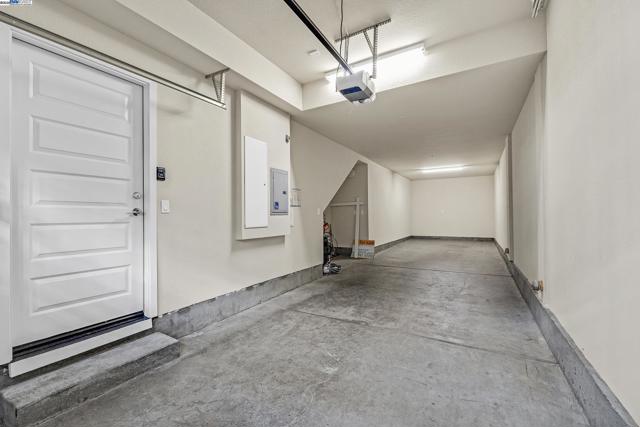 2835 Alvarado Ave, San Mateo CA: https://media.crmls.org/mediaz/a4367e89-59dc-4b61-a2c4-68275e94de75.jpg