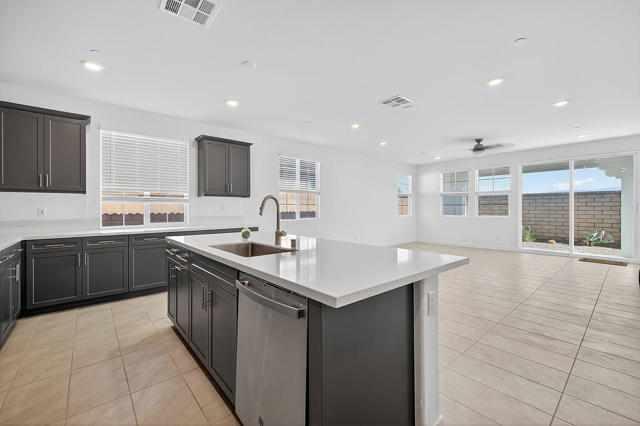 73514 Cierra Street, Palm Desert CA: https://media.crmls.org/mediaz/a4369eae-1b45-488d-93ab-d23f7b6dc982.jpg