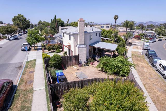4643 Cherokee Avenue, San Diego CA: https://media.crmls.org/mediaz/a436d52a-93c3-4856-8a3d-b2589e2355ab.jpg