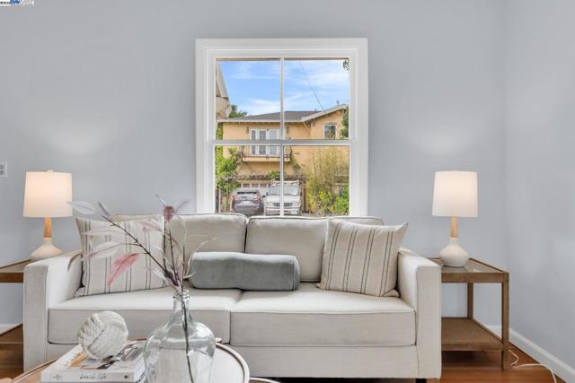 1811 3rd St, Alameda CA: https://media.crmls.org/mediaz/a4373193-fa56-4c84-a87b-3d8986d05c7b.jpg