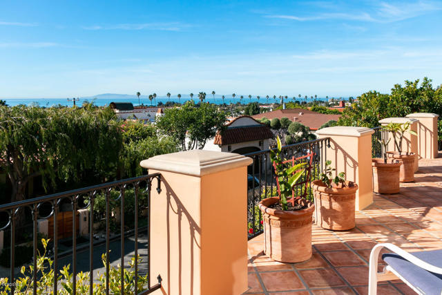 2167 Palomar Avenue, Ventura CA: https://media.crmls.org/mediaz/a4389215-919e-4c2d-b1fb-bcfc129d4f6e.jpg