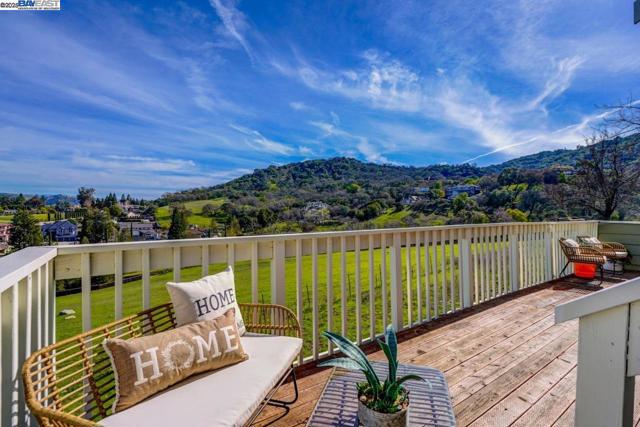 1228 Copper Peak Ln, San Jose CA: https://media.crmls.org/mediaz/a438da98-4442-4ac6-a979-585a5e96edfd.jpg