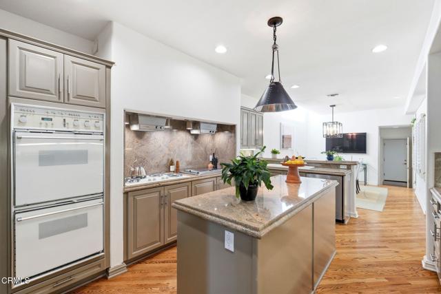 Detail Gallery Image 13 of 72 For 2317 Canyonback Rd, Los Angeles,  CA 90049 - 5 Beds | 5/1 Baths