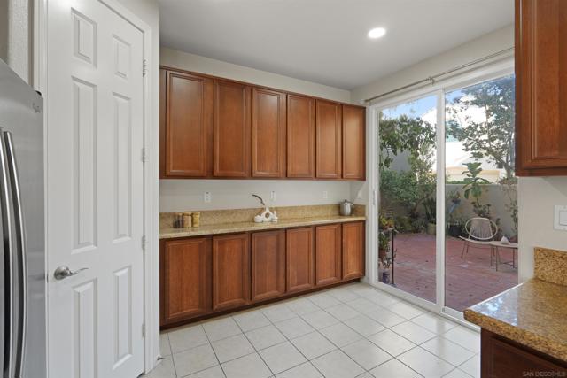 1445 Caminito Sicilia, Chula Vista CA: https://media.crmls.org/mediaz/a439e893-d58c-4f49-aa6e-d118ba3f3b81.jpg