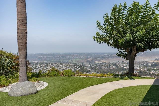 6276 Del Paso Ave, San Diego CA: https://media.crmls.org/mediaz/a43a251d-89f3-459e-826e-ddc8a1dc438e.jpg