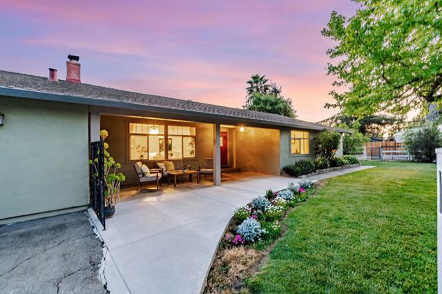 10495 Garcia Lane, Gilroy CA: https://media.crmls.org/mediaz/a43a59e1-7b93-4675-9e15-ba331c3acec3.jpg