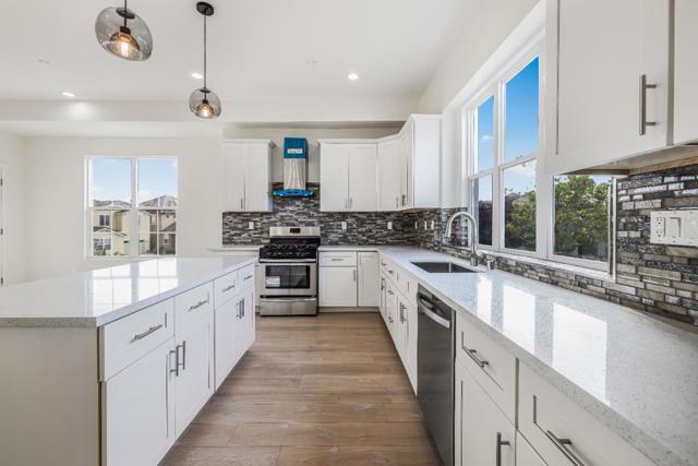 401 San Luis Avenue, Watsonville CA: https://media.crmls.org/mediaz/a43af490-55f3-4a8e-9a00-79ce4df0ce0b.jpg