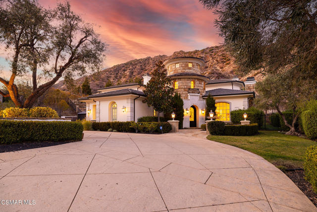 29475 Malibu View Court, Agoura Hills CA: https://media.crmls.org/mediaz/a43b8519-5dd2-4d54-9c4d-571c3c521e64.jpg