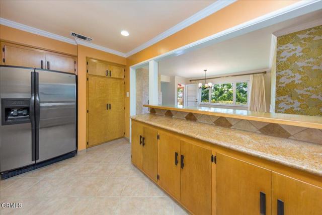 1372 Inverness Drive, Pasadena CA: https://media.crmls.org/mediaz/a43b983e-af3e-4f0f-bb4f-44f779e581e5.jpg