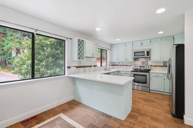 21564 Mary Alice Way, Los Gatos CA: https://media.crmls.org/mediaz/a43c1339-32cb-4be6-ab28-af45e006a448.jpg