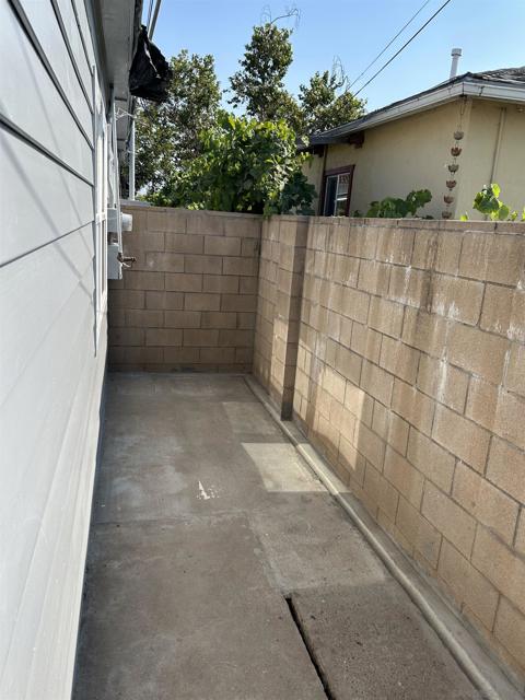 7041 Stanford Avenue, La Mesa CA: https://media.crmls.org/mediaz/a43d05c5-959f-4ed1-af46-eca2c760d84e.jpg
