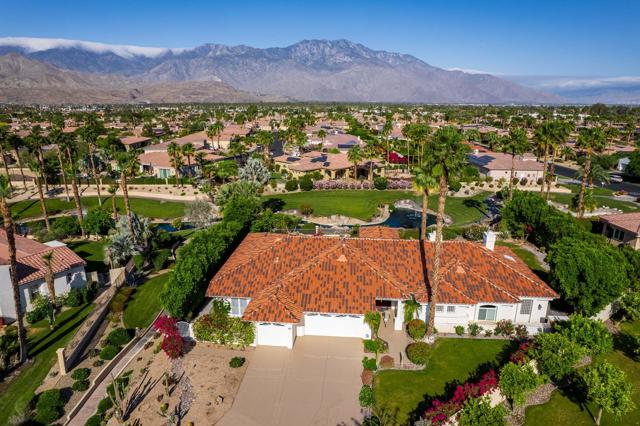 35010 Vista Del Ladero, Rancho Mirage CA: https://media.crmls.org/mediaz/a43d876d-b6da-4536-b68d-9cb0da658ee6.jpg