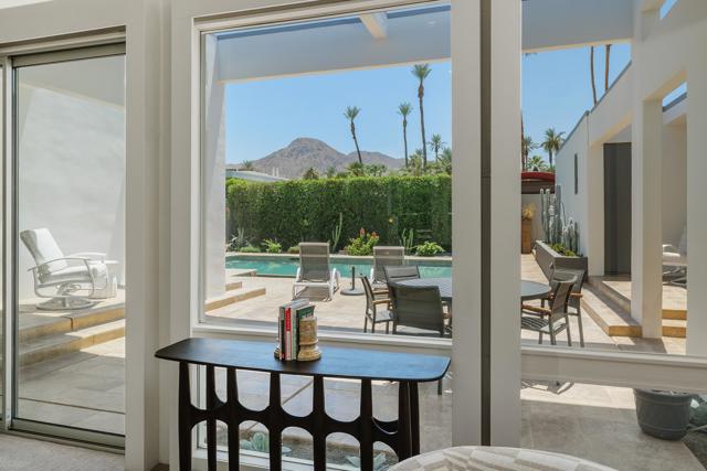 75301 Montecito Drive, Indian Wells CA: https://media.crmls.org/mediaz/a43d9556-6fc9-4e65-bf20-bf5240d3a611.jpg