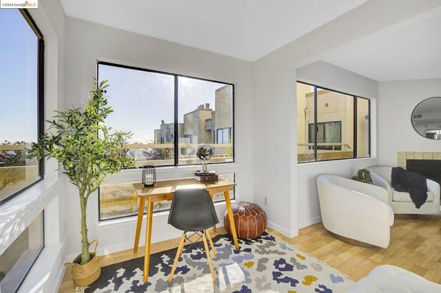 Image 31 of 59 For 545 Pierce St  2112