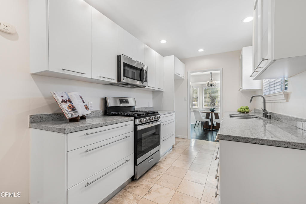 15233 Camarillo StreetSherman Oaks img 18