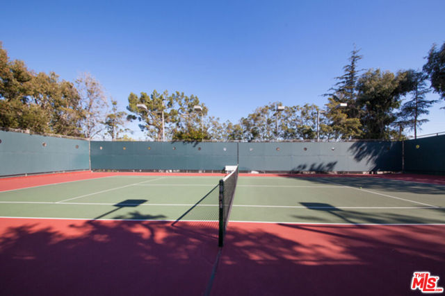 2170 Century Park East, Los Angeles CA: https://media.crmls.org/mediaz/a43e4a07-793a-4fe5-841f-4df22a57a0b5.jpg