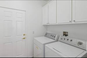 82770 Matthau Drive, Indio CA: https://media.crmls.org/mediaz/a43f1d98-6562-4645-b62f-fbe39583349f.jpg