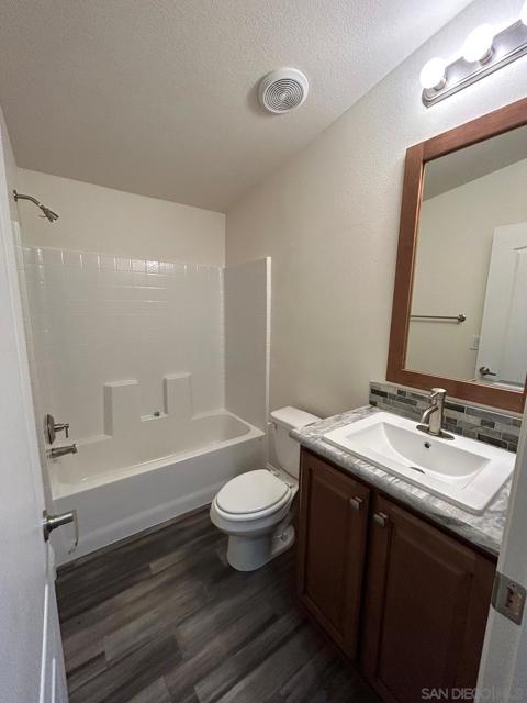 8975 Lamar St, Spring Valley CA: https://media.crmls.org/mediaz/a43f2953-3970-42c1-b769-59702496bdbf.jpg