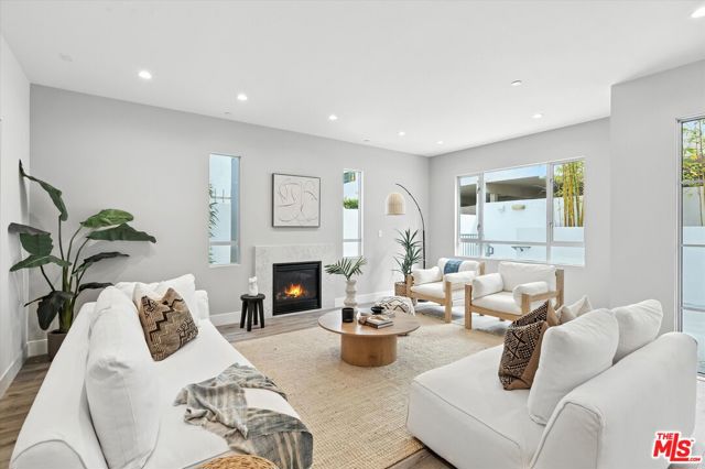 1326 S Centinela Avenue, Los Angeles CA: https://media.crmls.org/mediaz/a4401c91-aeee-47f8-a3fd-c7b31f9d0c2b.jpg