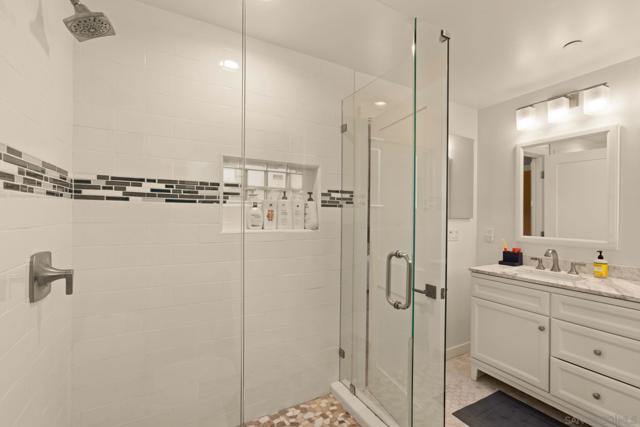 Image 28 of 75 For 418 Parkwood Ln